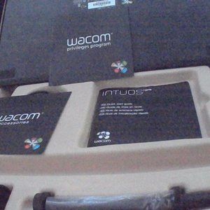 Wacom PTH651 Intuos Pro Pen and Touch Tablet - Black (Cord, USB, Pen & Holder)